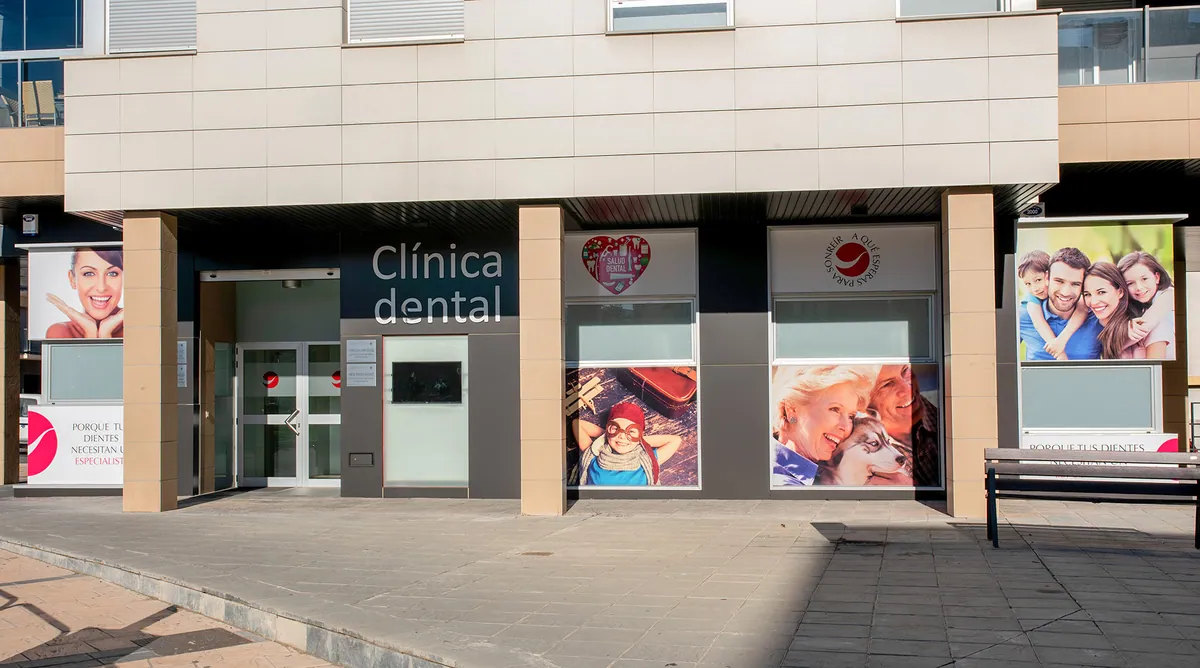 Fachada de la Clínica Dental Gurpegui en Arnedo