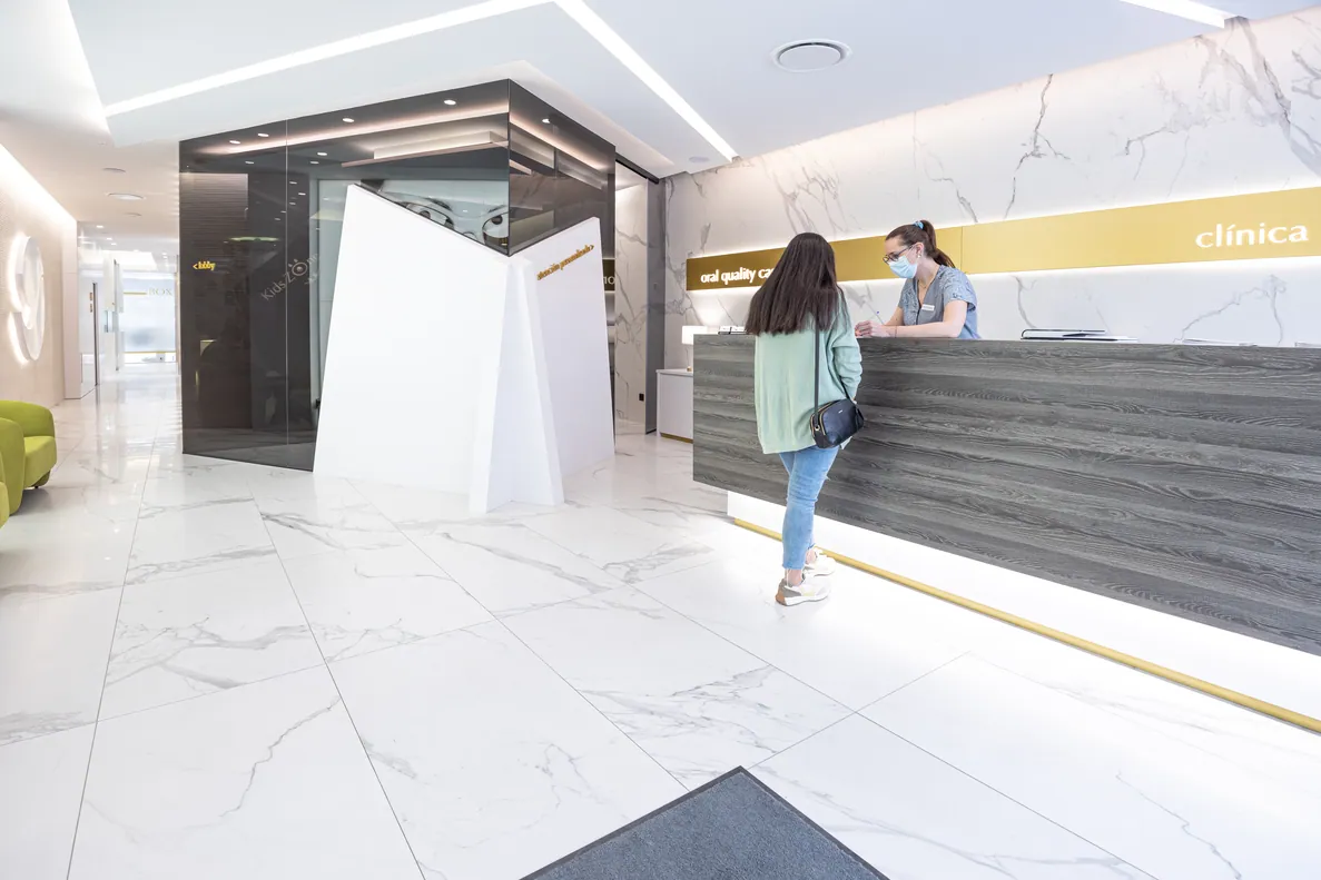 Recepción de la clínica dental en Logroño centro
